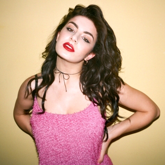 Charli XCX in pink Top